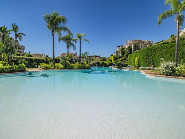 2 Bedrooms Apartment in Benahavís