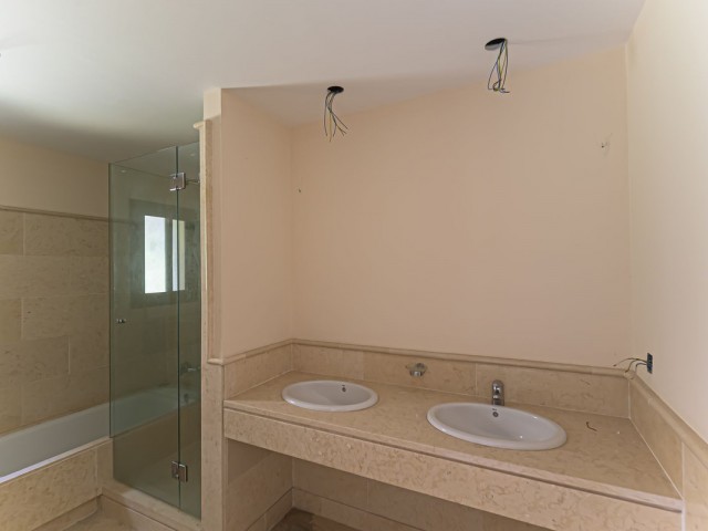 2 Bedrooms Apartment in Benahavís