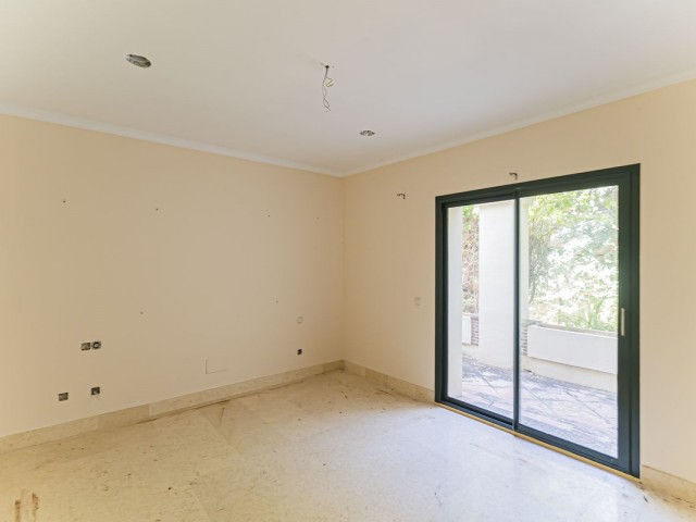 2 Bedrooms Apartment in Benahavís