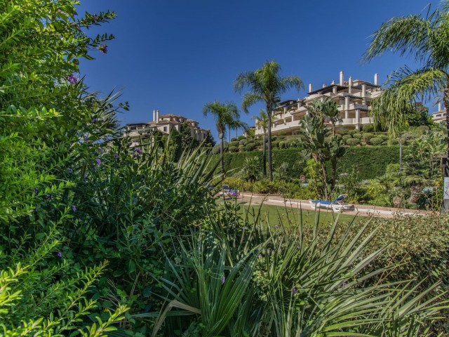 2 Bedrooms Apartment in Benahavís