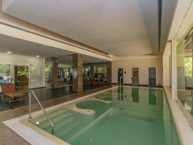 2 Bedrooms Apartment in Benahavís