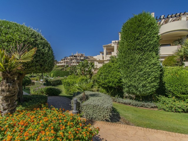 2 Bedrooms Apartment in Benahavís