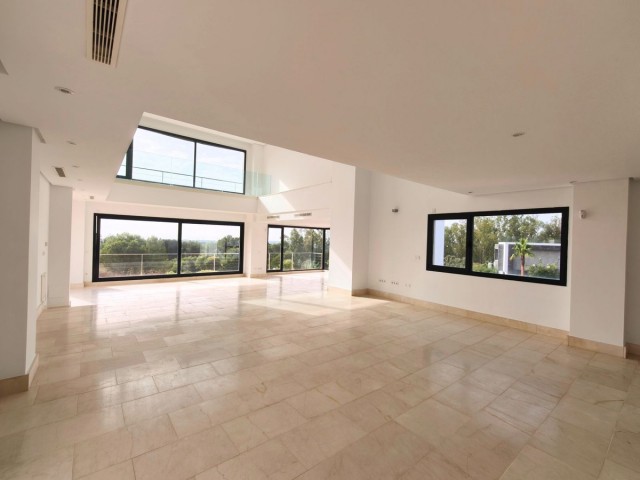 6 Bedrooms Villa in Sotogrande Alto