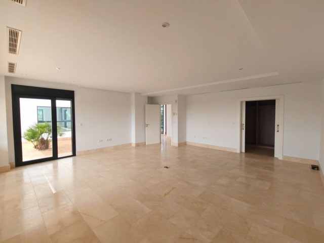 6 Bedrooms Villa in Sotogrande Alto