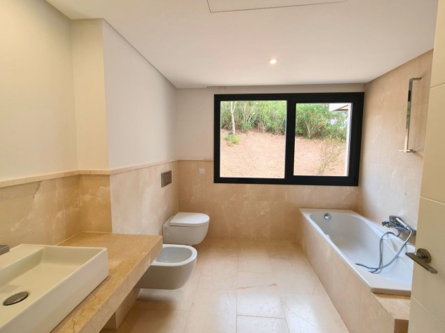 6 Bedrooms Villa in Sotogrande Alto