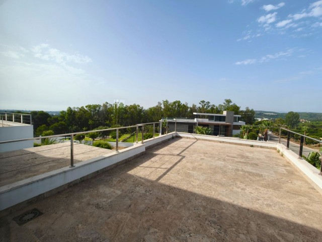 6 Bedrooms Villa in Sotogrande Alto