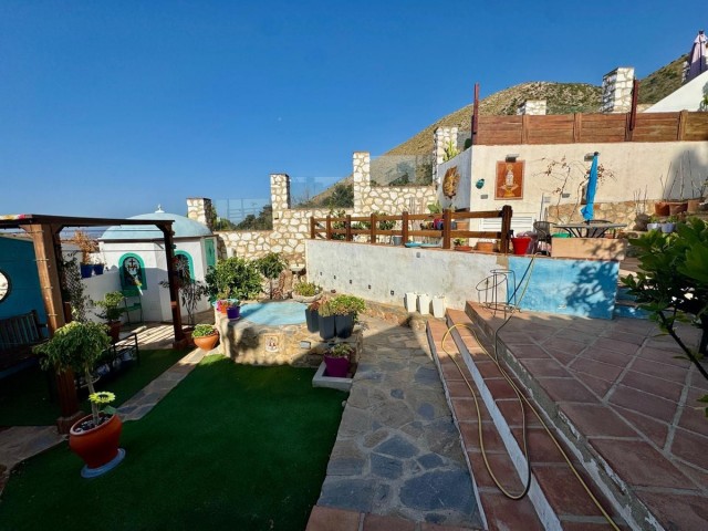 Villa con 5 Dormitorios  en Benalmadena Pueblo