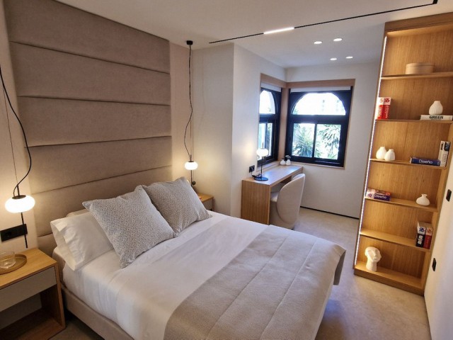 Apartamento con 2 Dormitorios  en Puerto Banús
