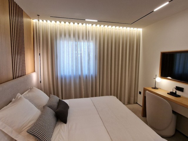 Apartamento con 2 Dormitorios  en Puerto Banús