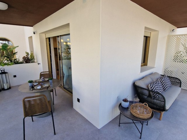 Apartamento con 2 Dormitorios  en Puerto Banús