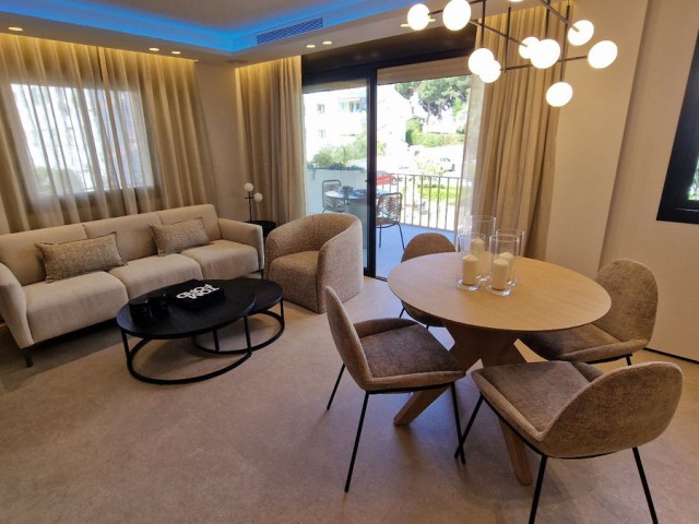Apartamento con 2 Dormitorios  en Puerto Banús