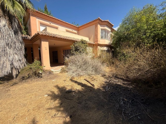 5 Bedrooms Townhouse in Nueva Andalucía