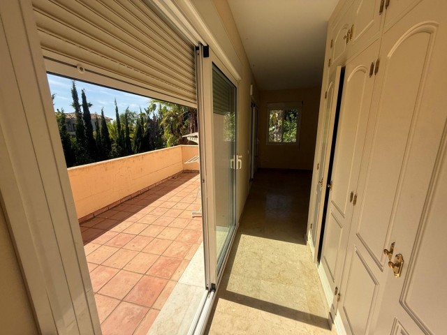 5 Bedrooms Townhouse in Nueva Andalucía