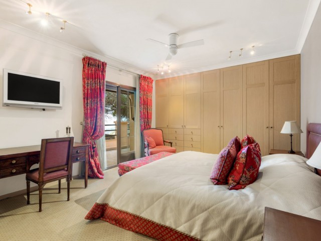 9 Bedrooms Villa in Ojén