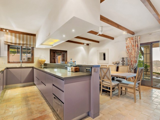 9 Bedrooms Villa in Ojén