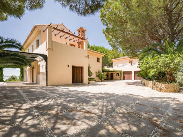 9 Bedrooms Villa in Ojén
