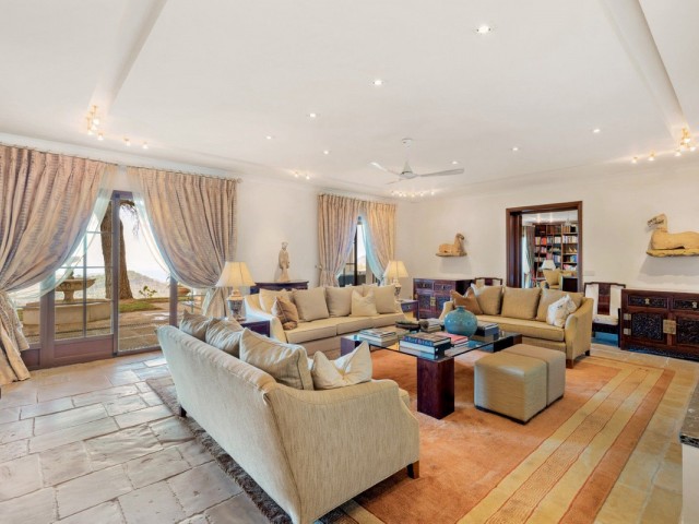 9 Bedrooms Villa in Ojén