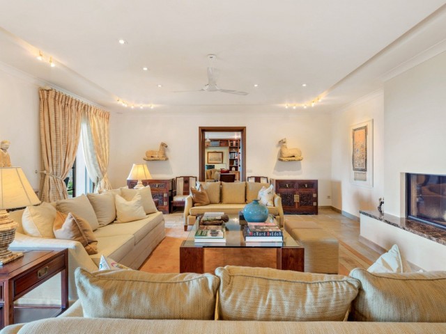 9 Bedrooms Villa in Ojén