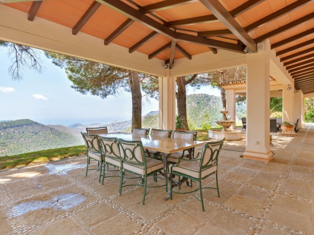 9 Bedrooms Villa in Ojén