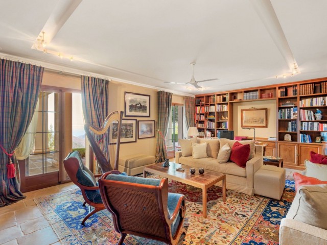 9 Schlafzimmer Villa in Ojén