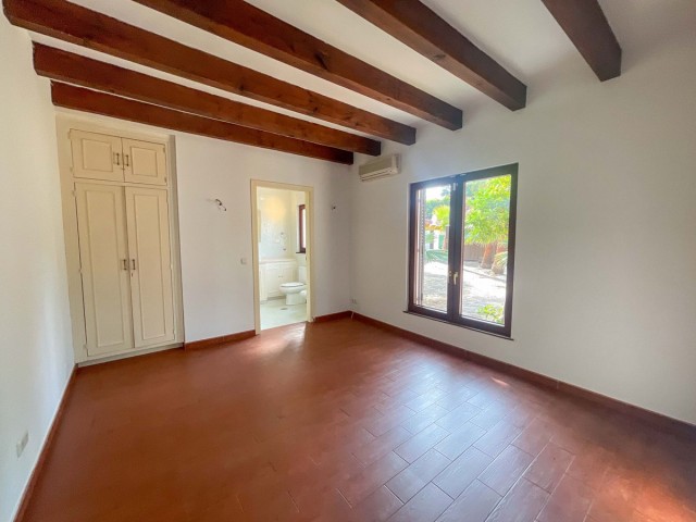 6 Soveroms Villa i Sotogrande
