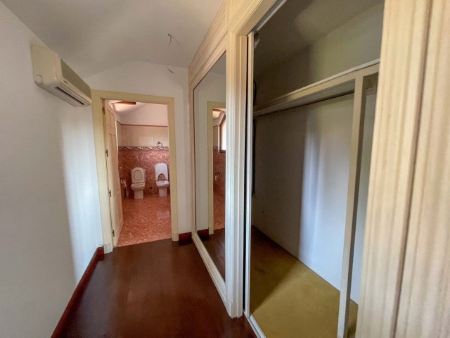 6 Soveroms Villa i Sotogrande