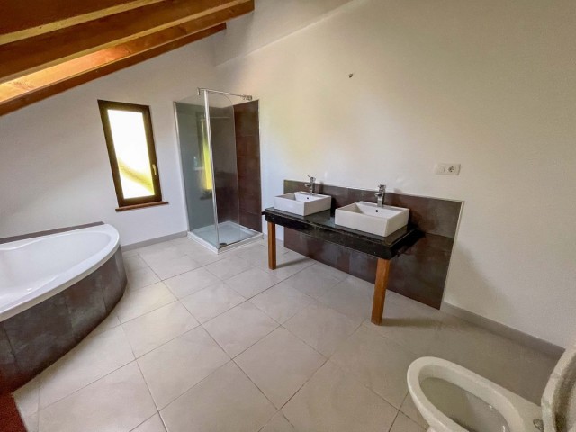 6 Soveroms Villa i Sotogrande