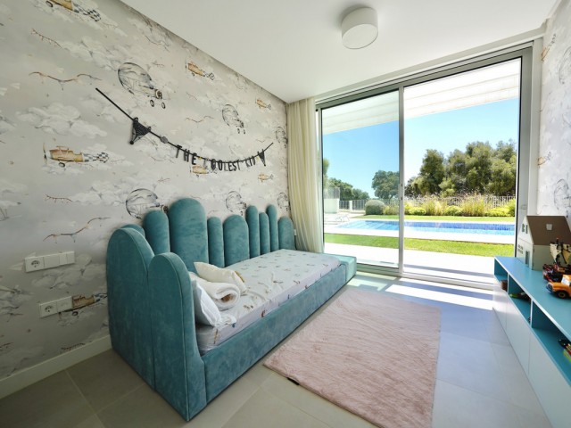 5 Bedrooms Villa in Sotogrande