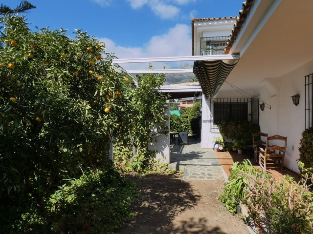 5 Bedrooms Villa in Marbella