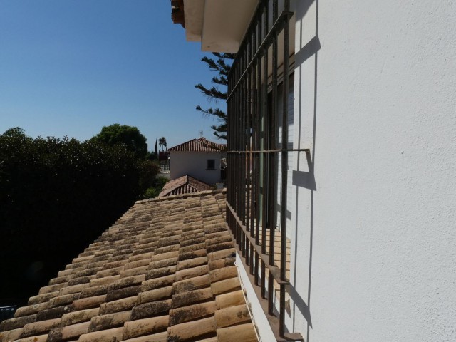 5 Bedrooms Villa in Marbella