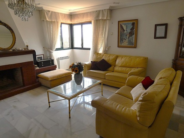 5 Bedrooms Villa in Marbella