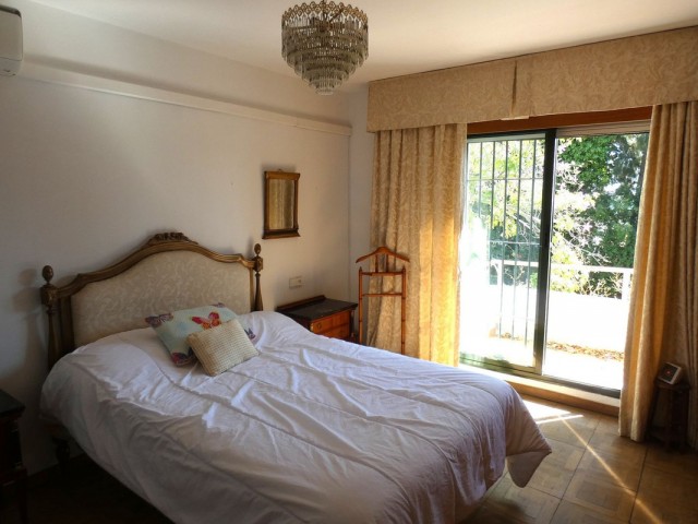 5 Bedrooms Villa in Marbella