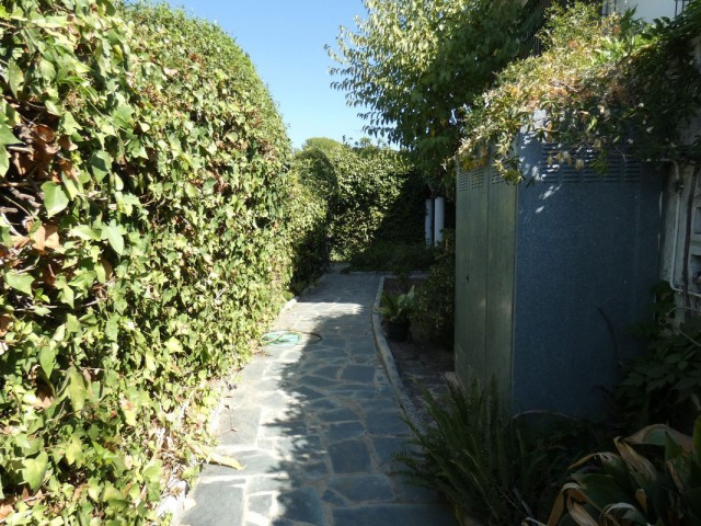 5 Bedrooms Villa in Marbella