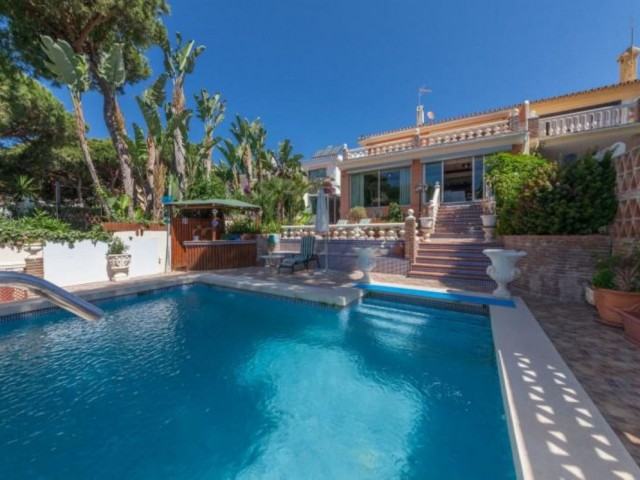 4 Sovrums Villa i Puerto de Cabopino