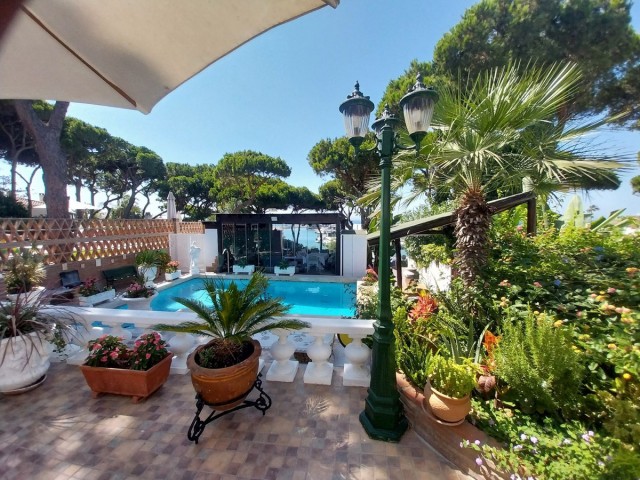 Villa avec 4 Chambres  à Puerto de Cabopino