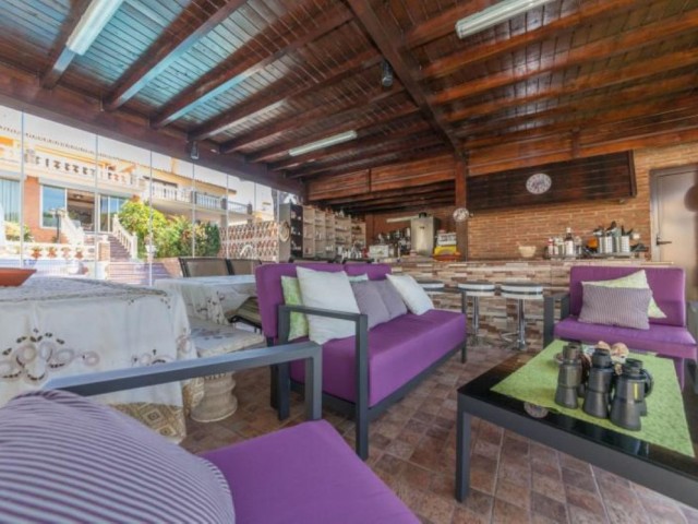 Villa avec 4 Chambres  à Puerto de Cabopino