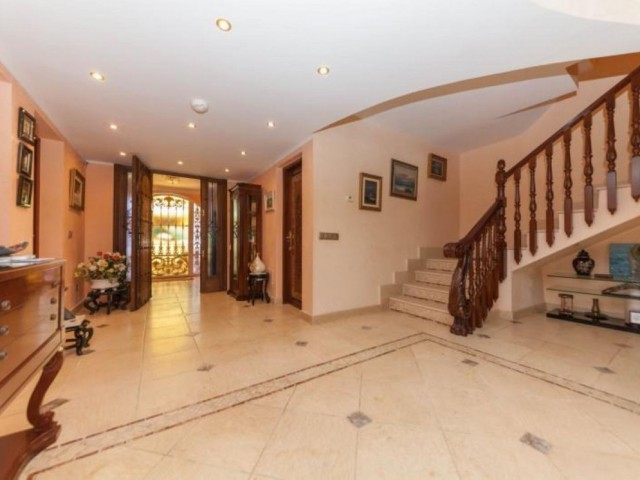 4 Slaapkamer Villa in Puerto de Cabopino