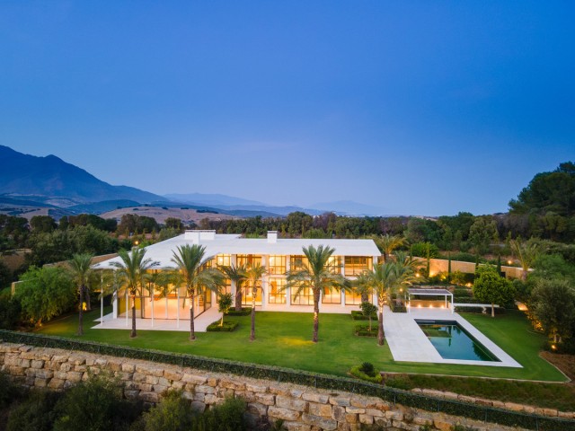 6 Bedrooms Villa in Casares