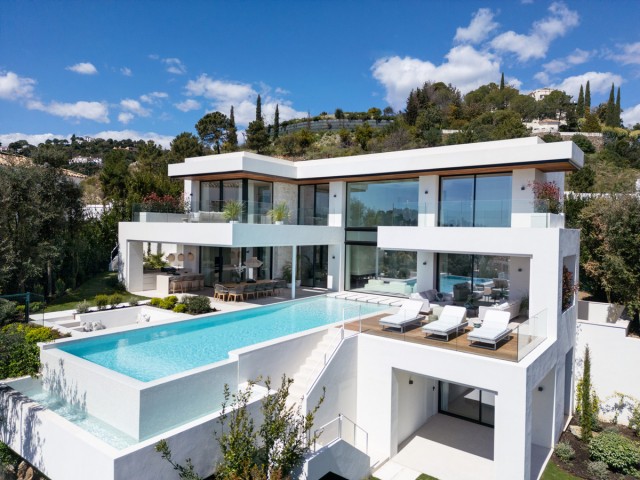6 Bedrooms Villa in Benahavís