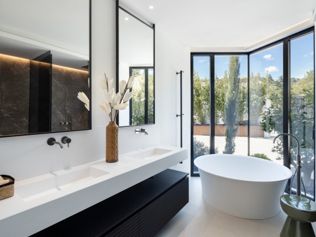 6 Makuuhuoneen Huvila Benahavís