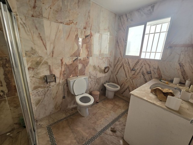 Villa con 6 Dormitorios  en Marbella
