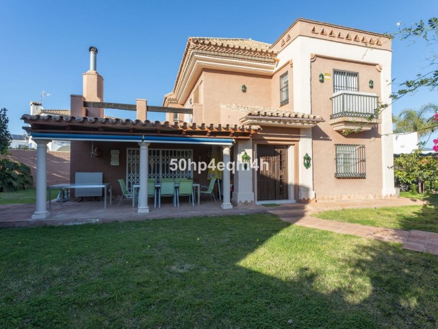 Villa avec 4 Chambres  à San Pedro de Alcántara
