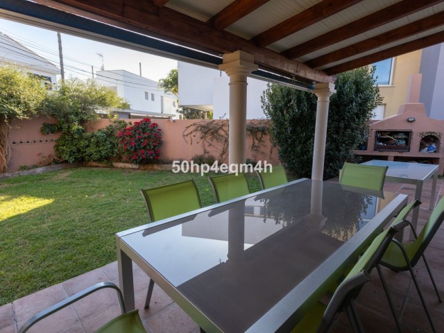 4 Schlafzimmer Villa in San Pedro de Alcántara