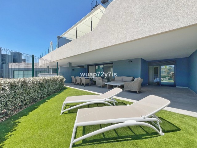 Apartamento con 3 Dormitorios  en Selwo