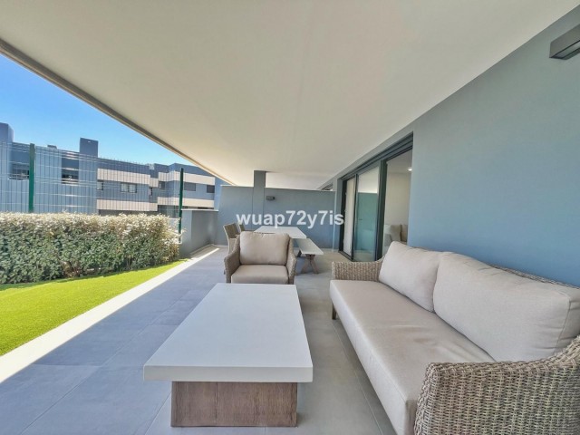 Apartamento con 3 Dormitorios  en Selwo