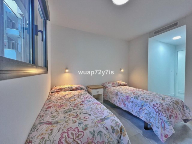 Apartamento con 3 Dormitorios  en Selwo