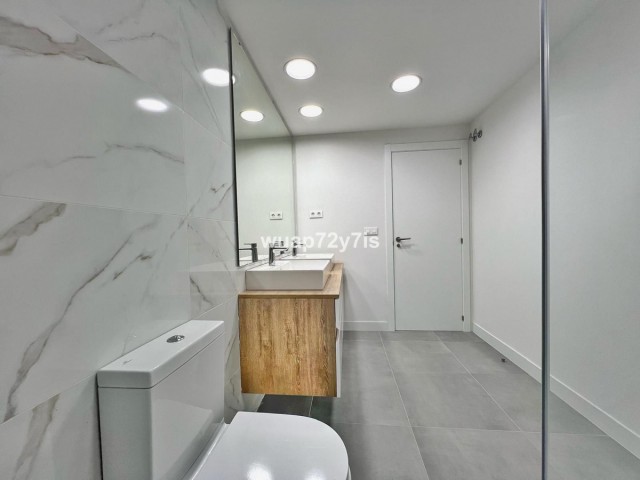 Apartamento con 3 Dormitorios  en Selwo