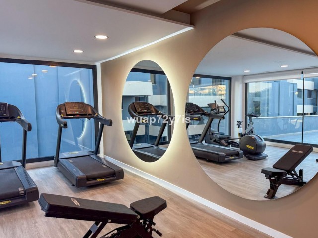 Apartamento con 3 Dormitorios  en Selwo