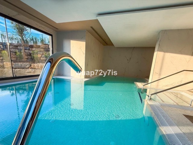 Apartamento con 3 Dormitorios  en Selwo