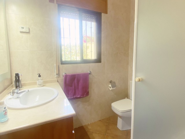 3 Bedrooms Villa in Elviria